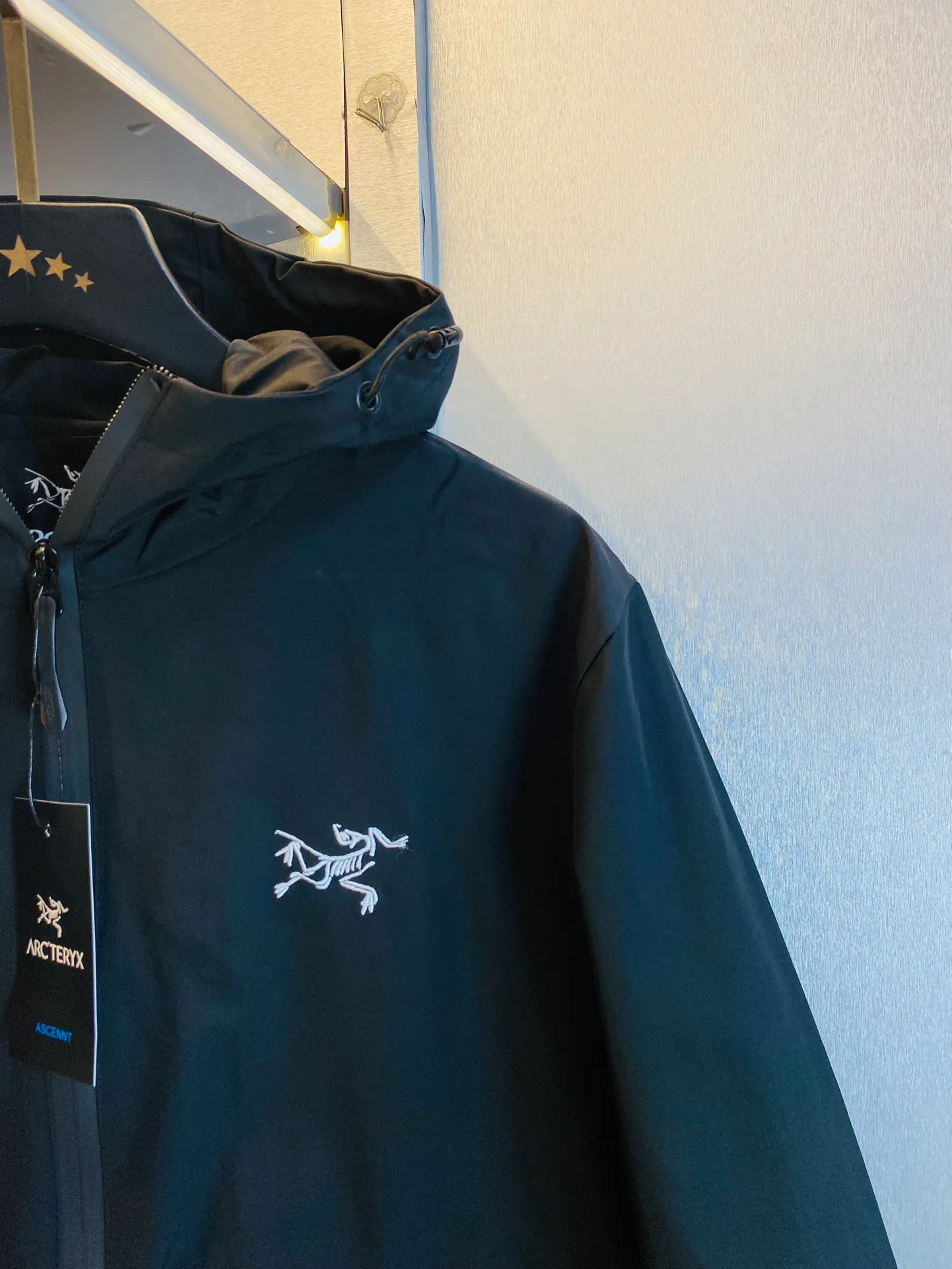 Same Style， ， 2026 New Arrival ， Original Premium Breathable ， ， ， Quality。 ， Sizes：M～3XL，